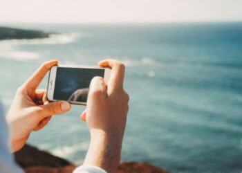 Espanjalaiset yllättyivät maahanmuuttajista rannalla