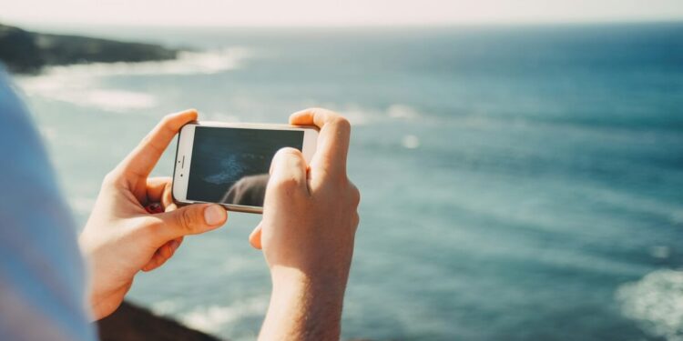 Espanjalaiset yllättyivät maahanmuuttajista rannalla