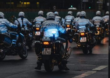 Saksan poliisin mitta täynnä räyhävasemmistoa