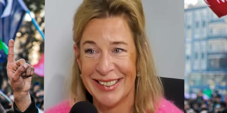 Katie Hopkins vieraili mielenosoituksessa